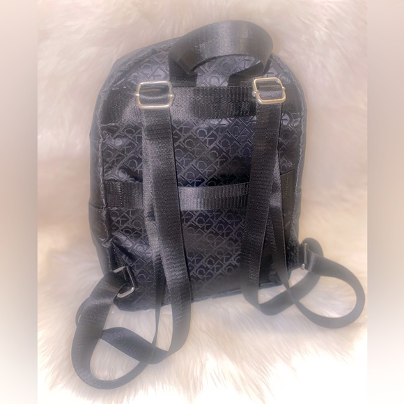 CALVIN KLEIN🎒Logo Print Backpack - Picture 2 of 6
